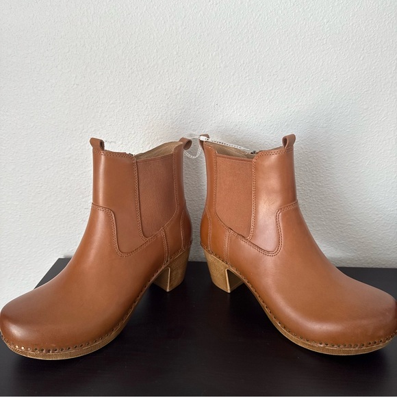 NEW Dansko Shayna Heeled Calf Leather Chelsea Clogs Boot Side Zip - Picture 6 of 13